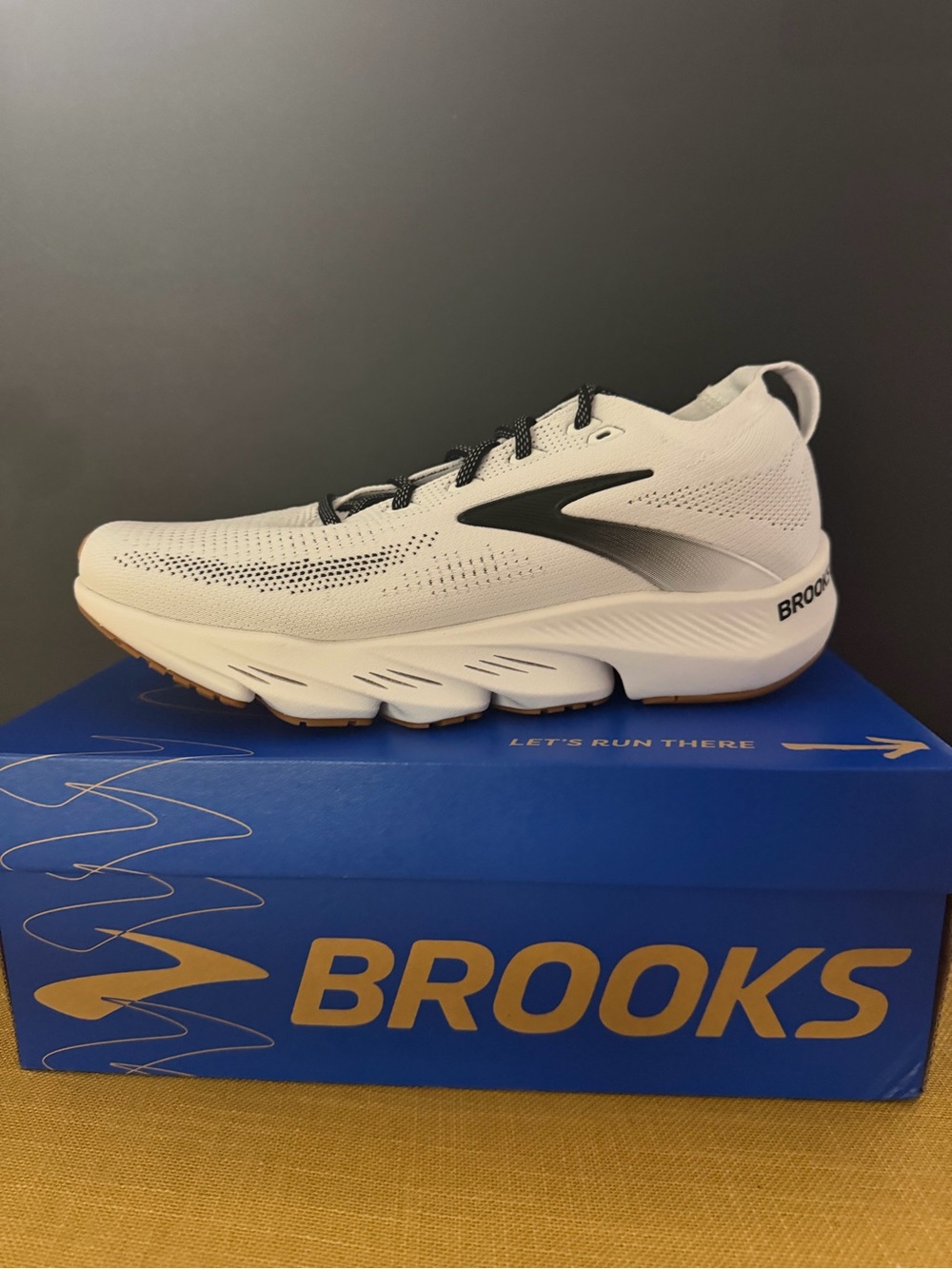Brooks White and Black Women's/Unisex Running Shoe